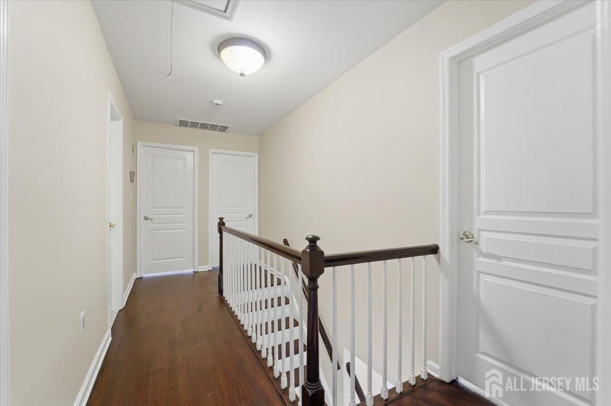 6 King Arthurs Court Edison NJ 08820