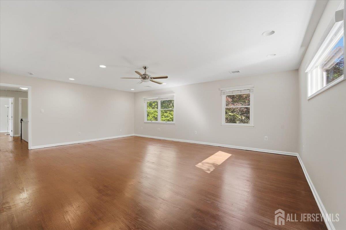6 King Arthurs Court Edison NJ 08820