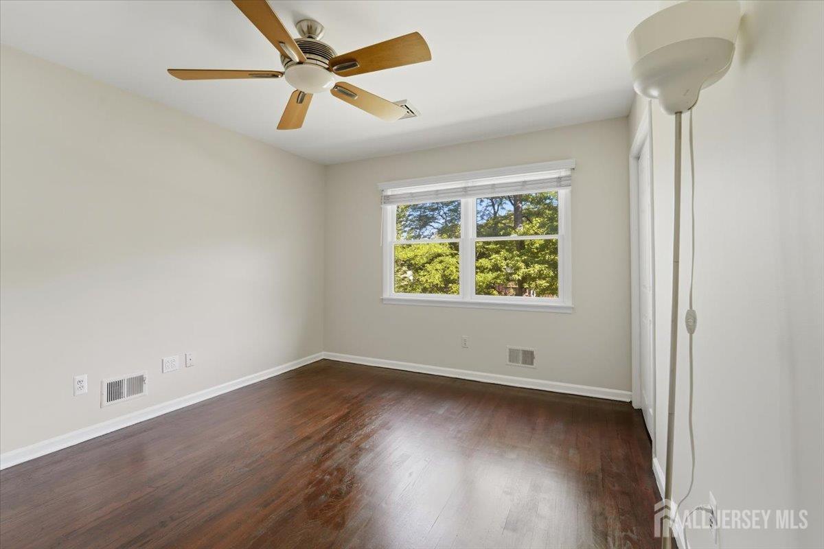 6 King Arthurs Court Edison NJ 08820