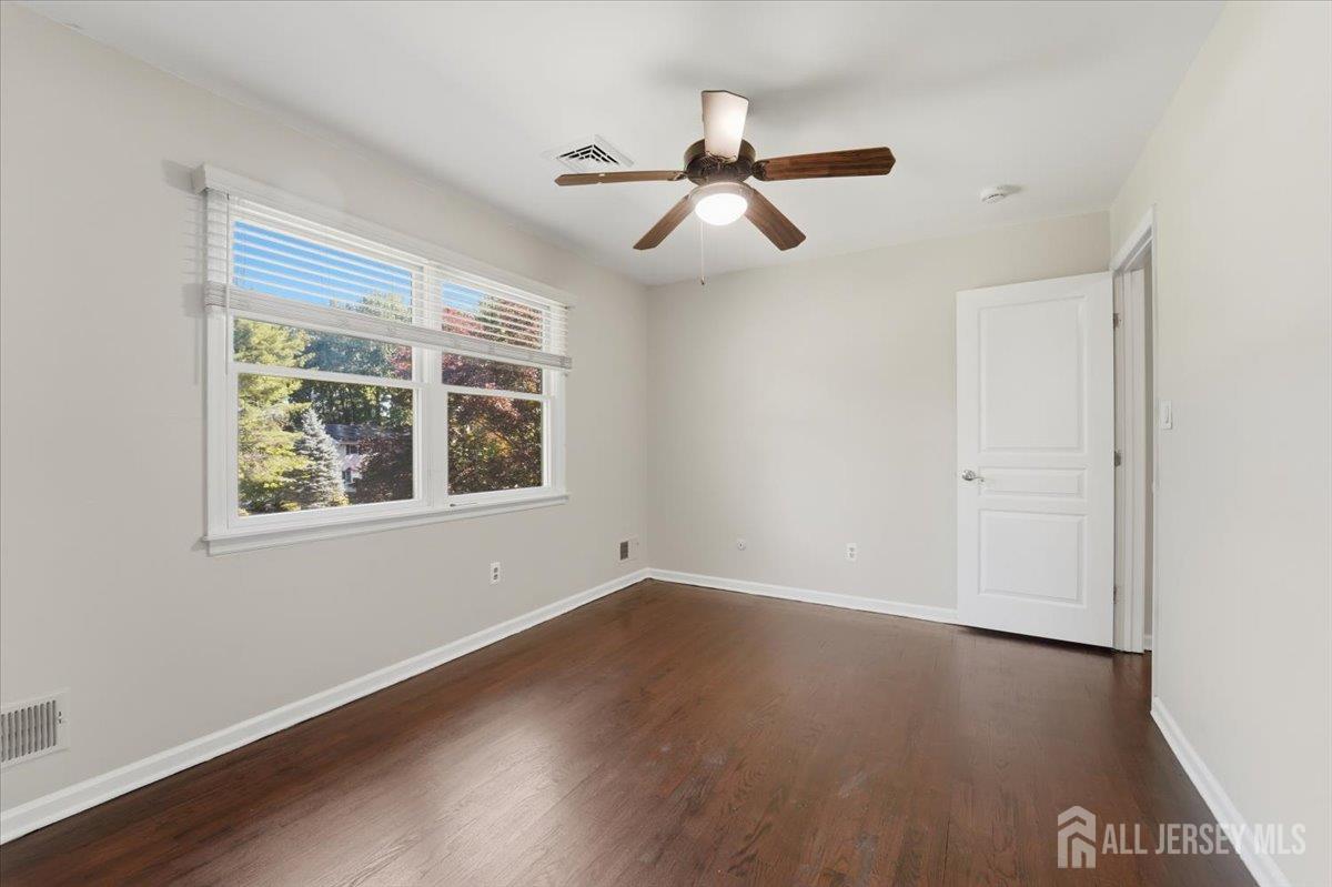 6 King Arthurs Court Edison NJ 08820
