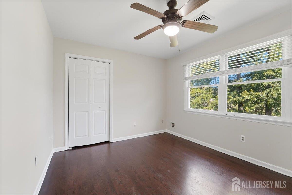6 King Arthurs Court Edison NJ 08820