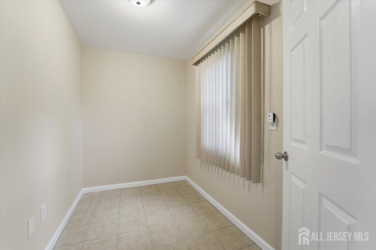 6 King Arthurs Court Edison NJ 08820