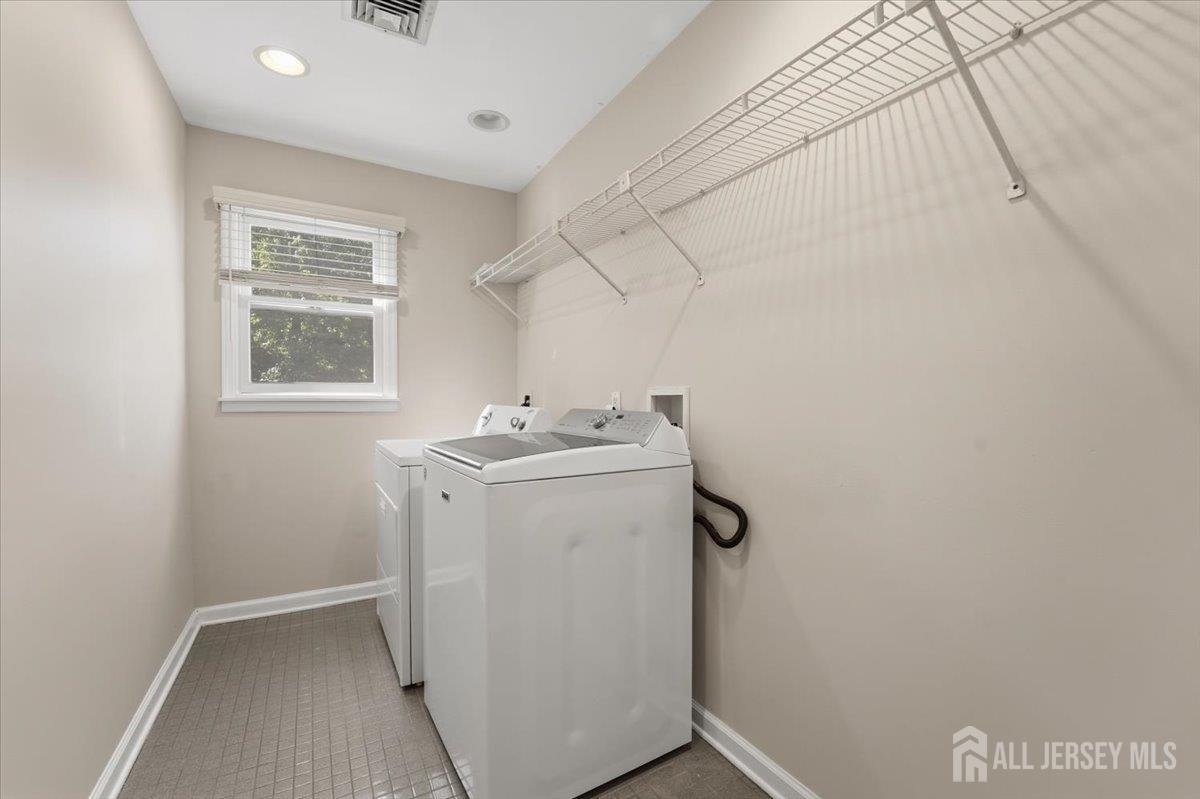 6 King Arthurs Court Edison NJ 08820