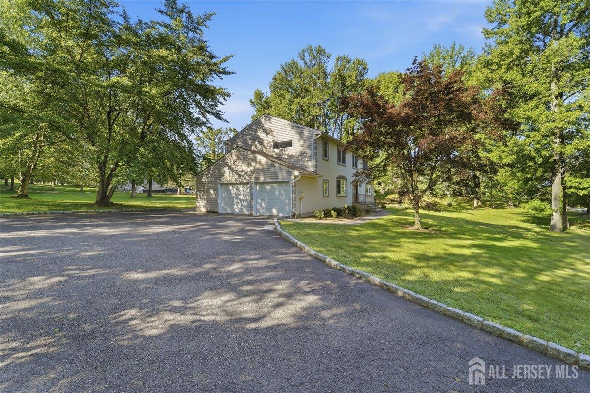 6 King Arthurs Court Edison NJ 08820