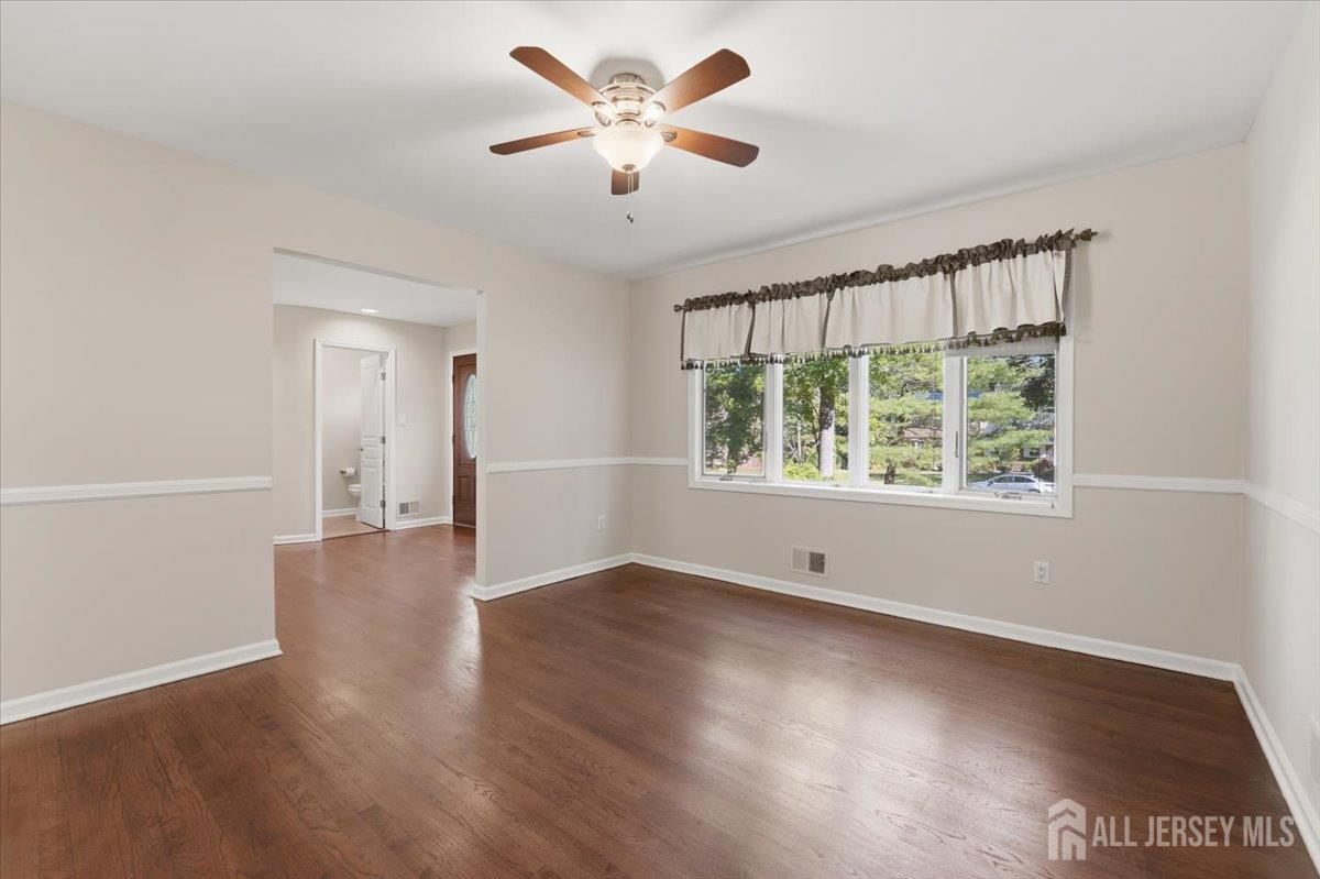 6 King Arthurs Court Edison NJ 08820