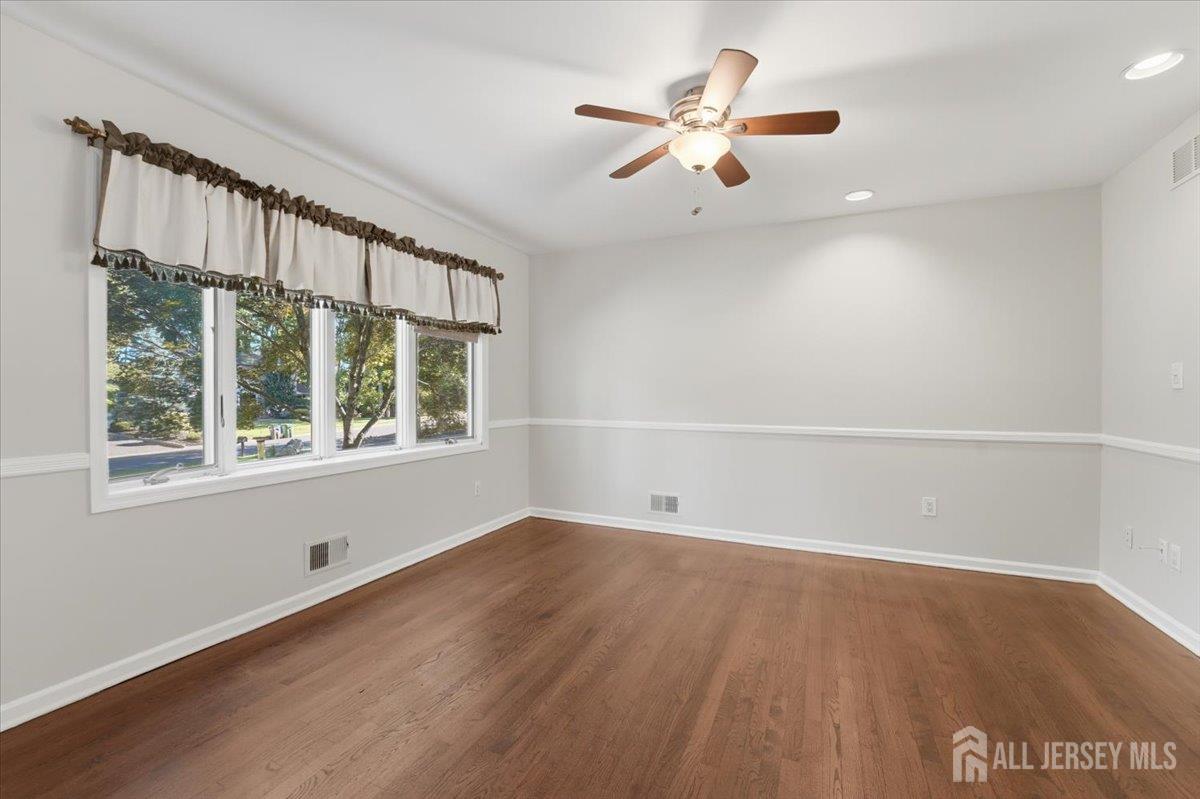 6 King Arthurs Court Edison NJ 08820