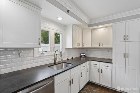 15 Douglas Avenue Hamilton NJ 08619