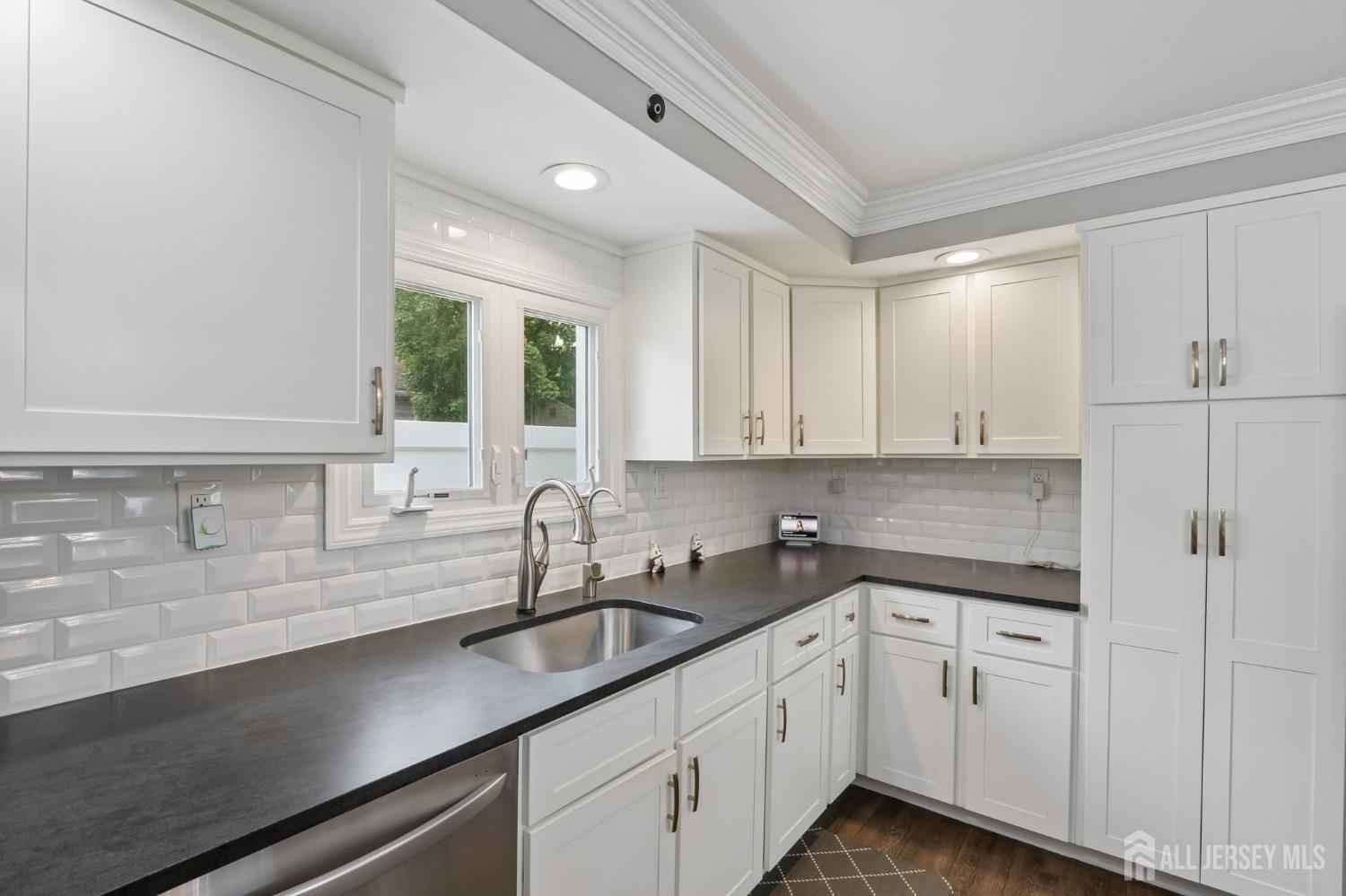 15 Douglas Avenue Hamilton NJ 08619