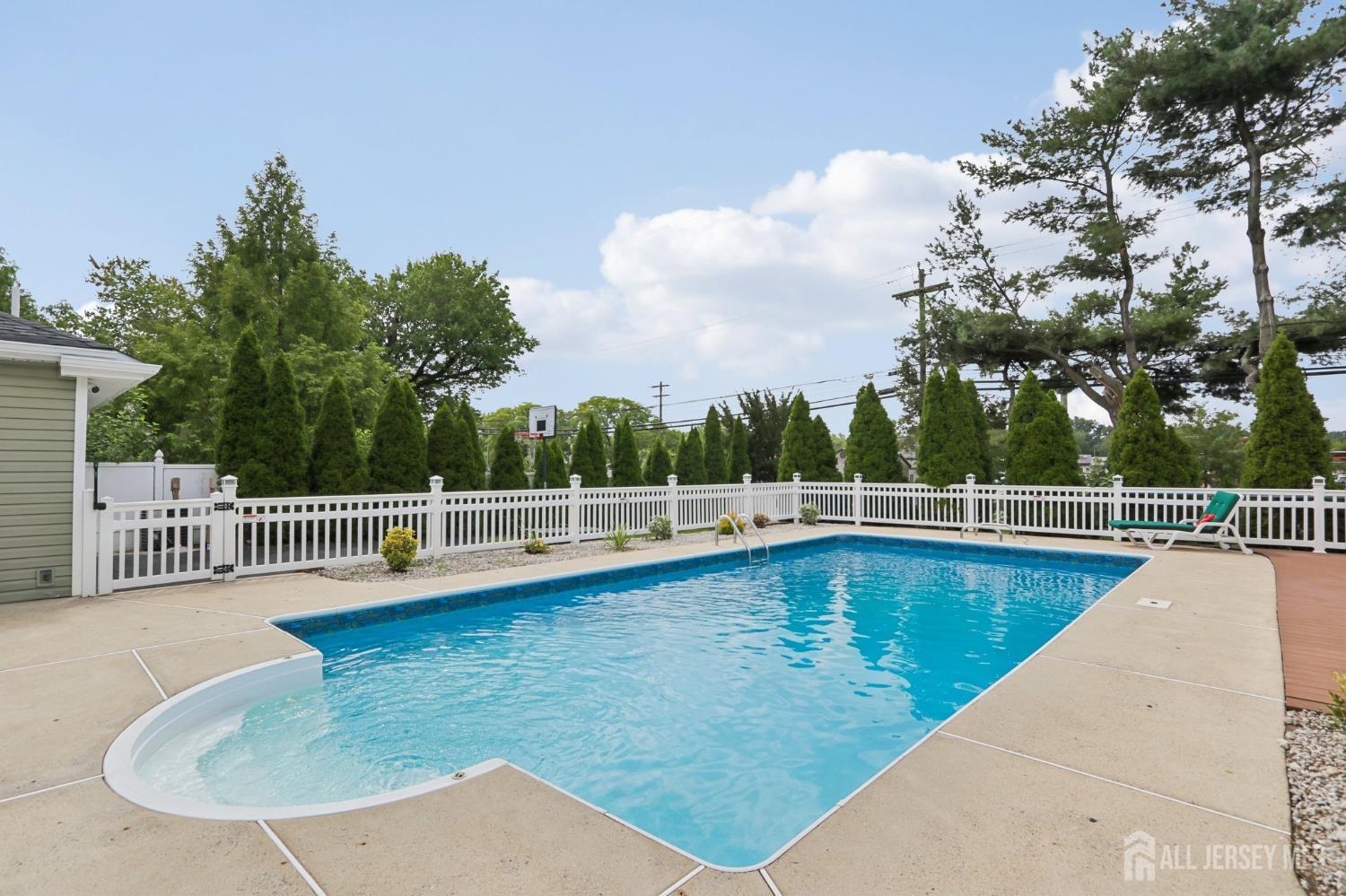 15 Douglas Avenue Hamilton NJ 08619