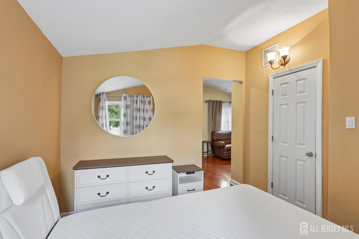 15 Douglas Avenue Hamilton NJ 08619