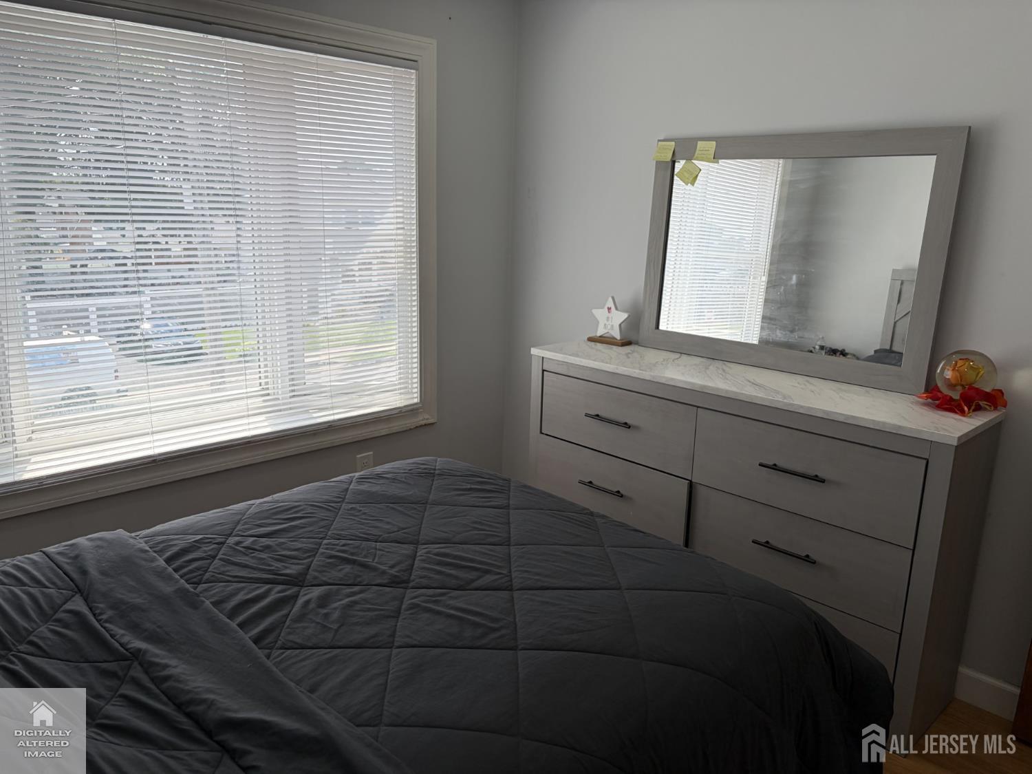 10 Holmes Street Carteret NJ 07008