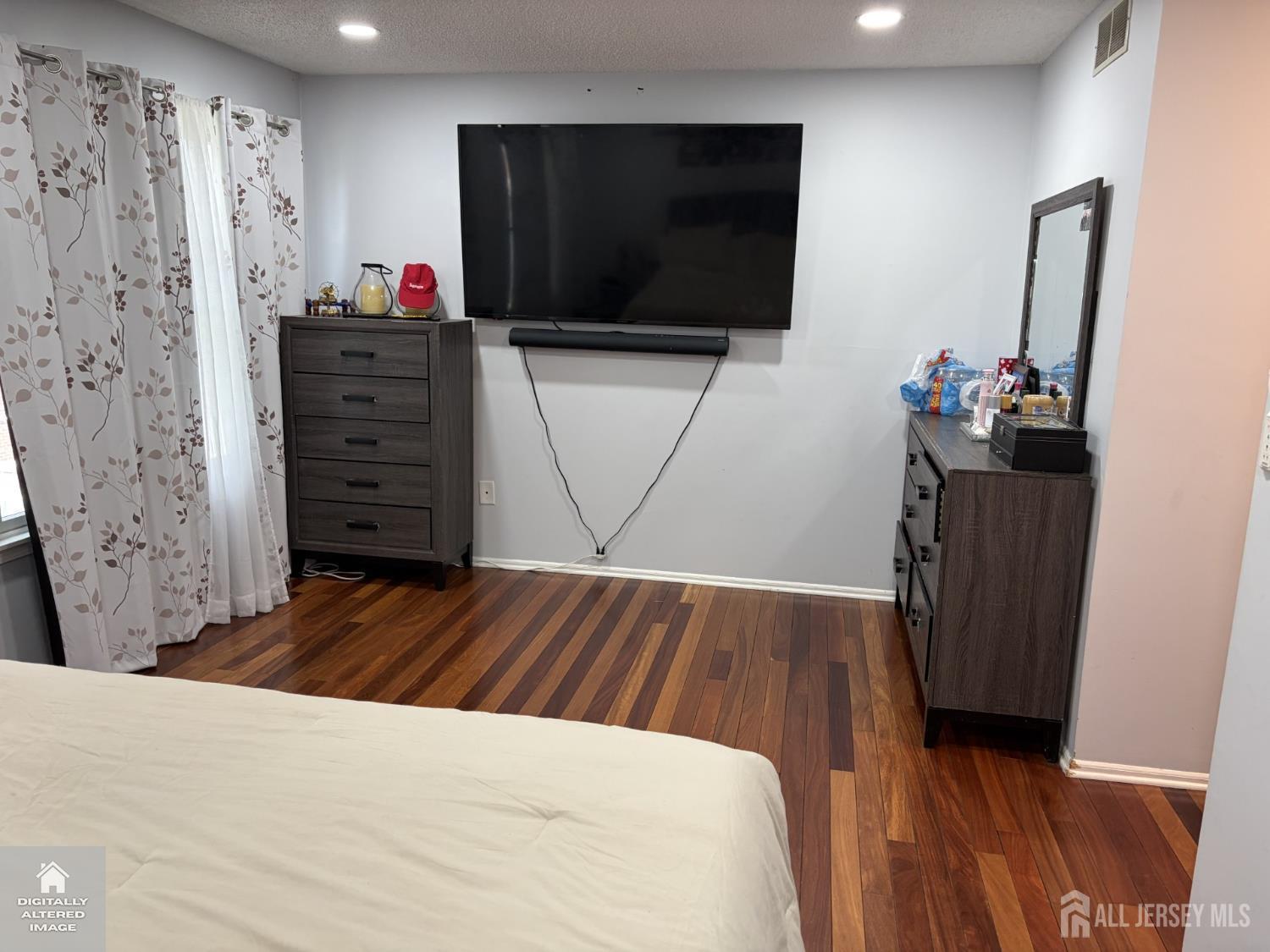 10 Holmes Street Carteret NJ 07008