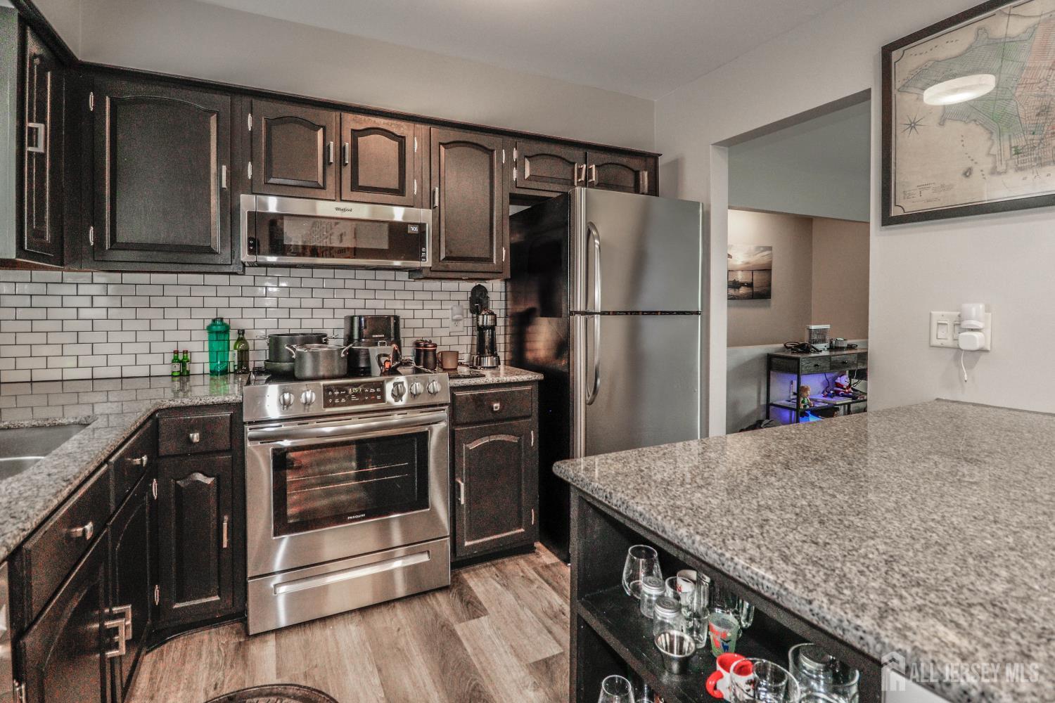 31 Woodview Avenue Fords NJ 08863