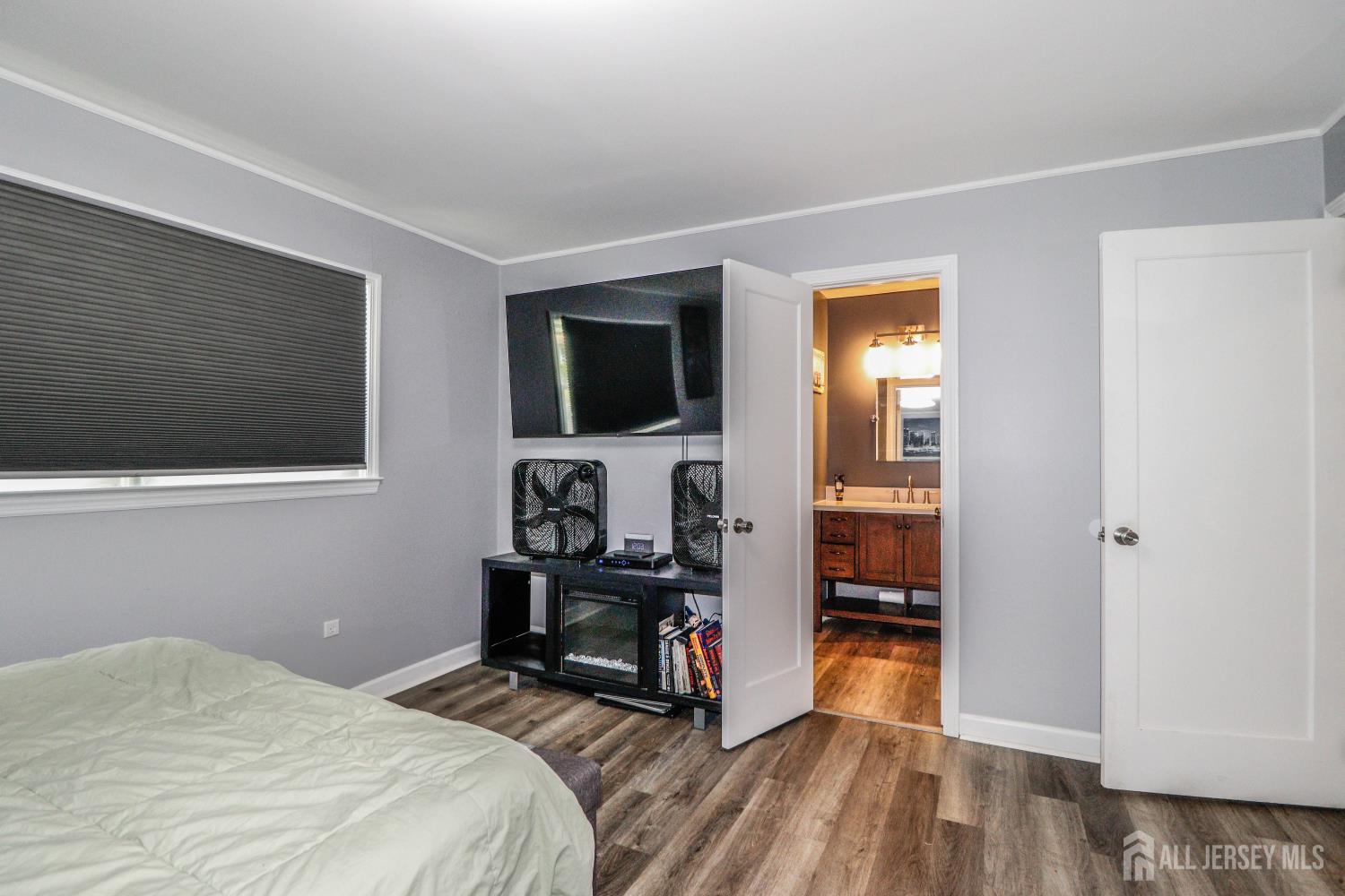 31 Woodview Avenue Fords NJ 08863