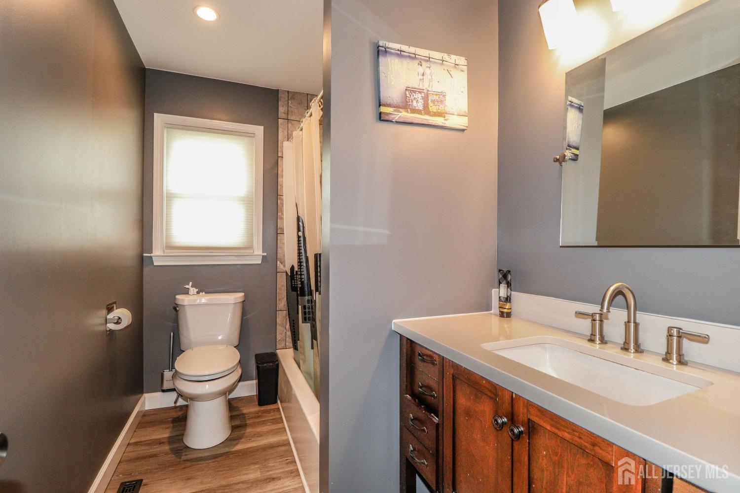 31 Woodview Avenue Fords NJ 08863