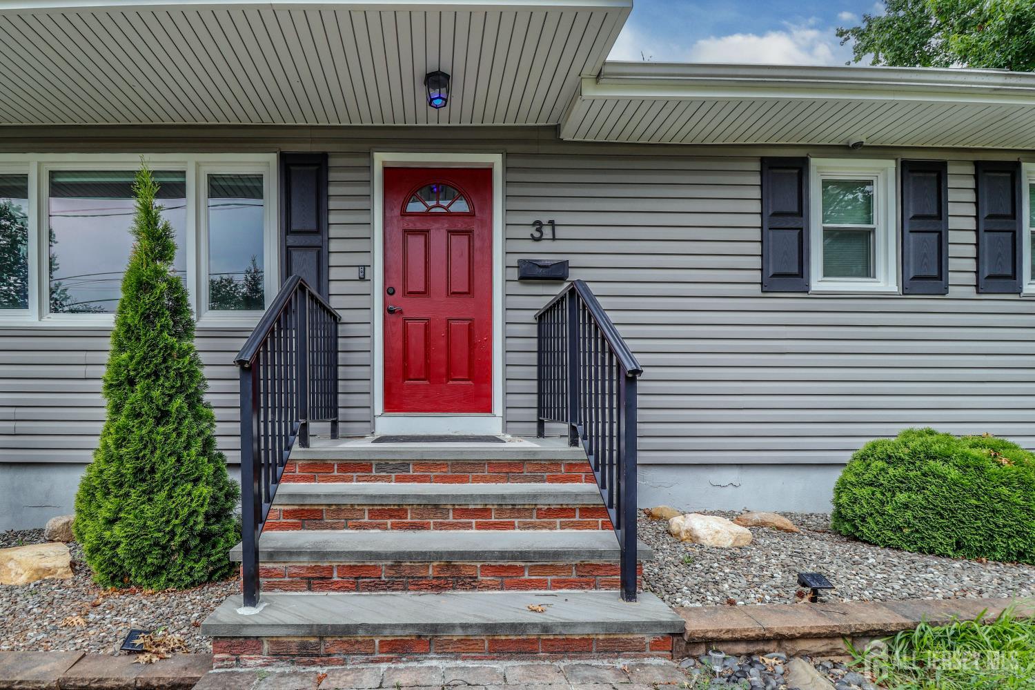 31 Woodview Avenue Fords NJ 08863