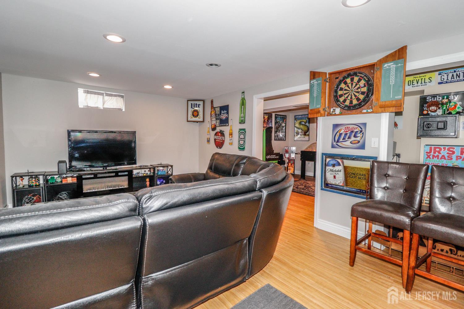 31 Woodview Avenue Fords NJ 08863