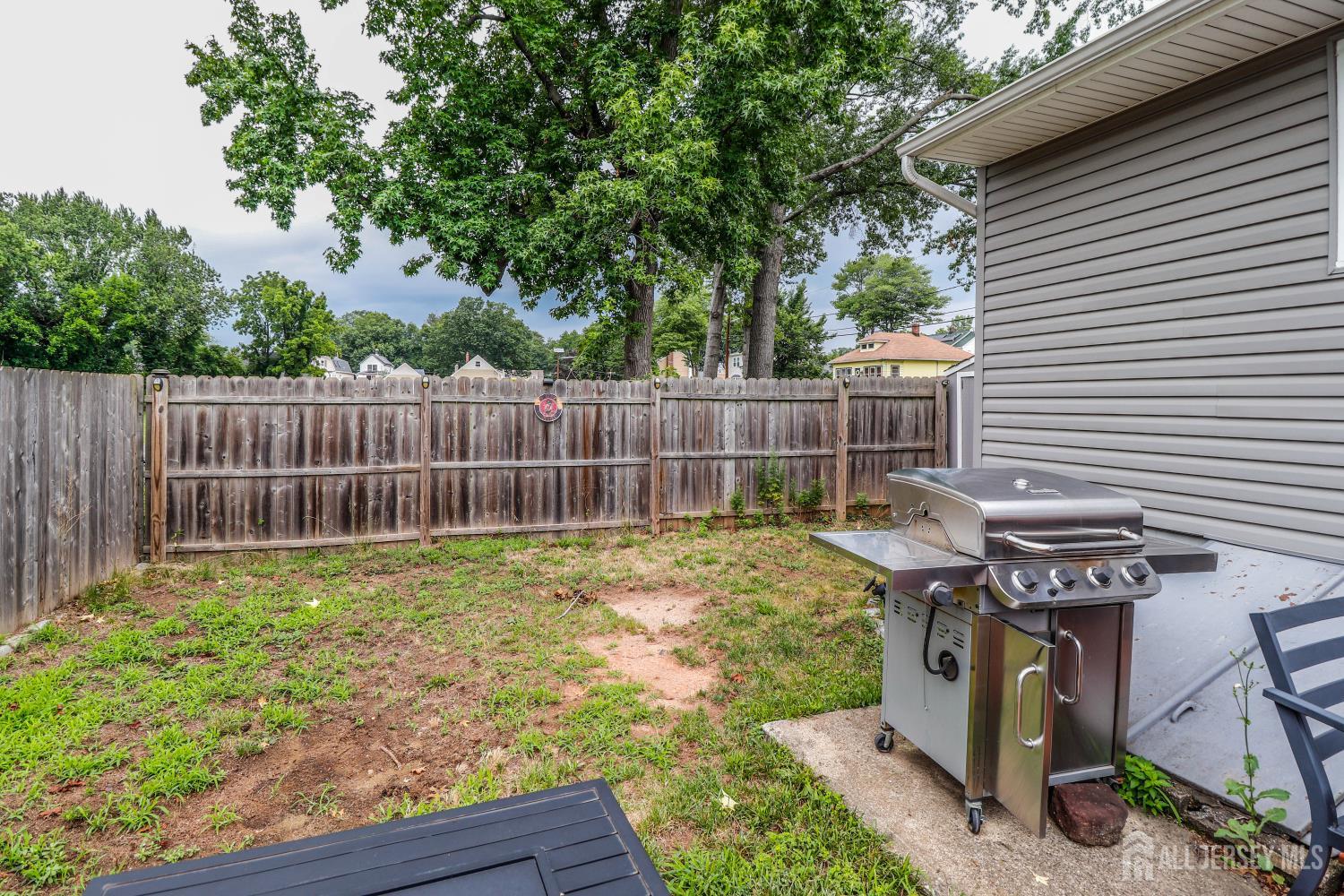 31 Woodview Avenue Fords NJ 08863