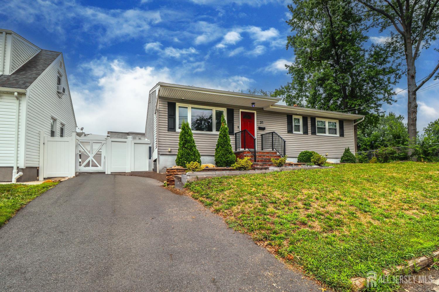 31 Woodview Avenue Fords NJ 08863