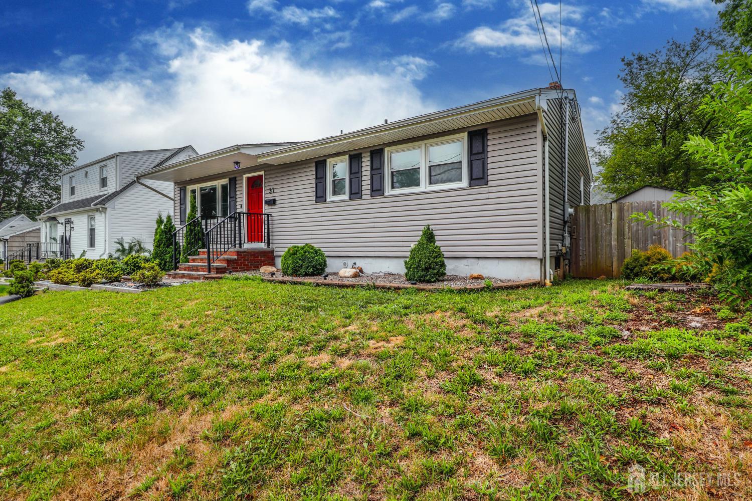 31 Woodview Avenue Fords NJ 08863