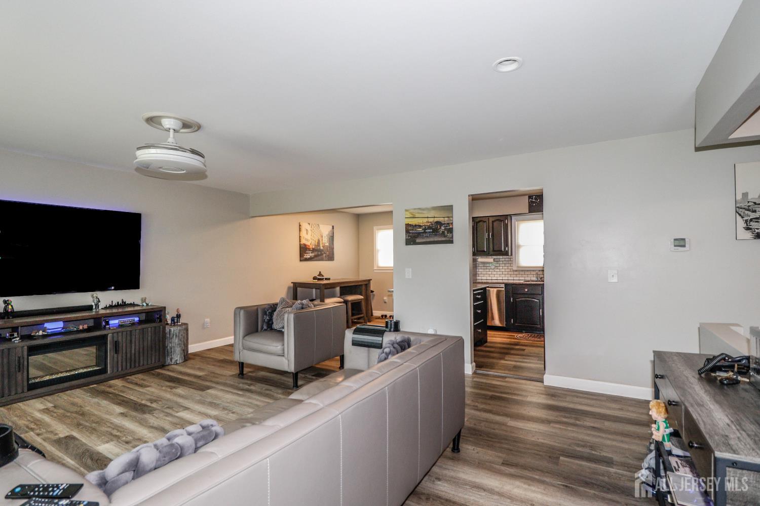 31 Woodview Avenue Fords NJ 08863