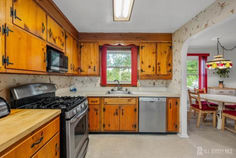 348 S 3rd Avenue Highland Park NJ 08904