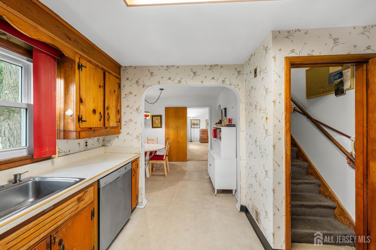 348 S 3rd Avenue Highland Park NJ 08904