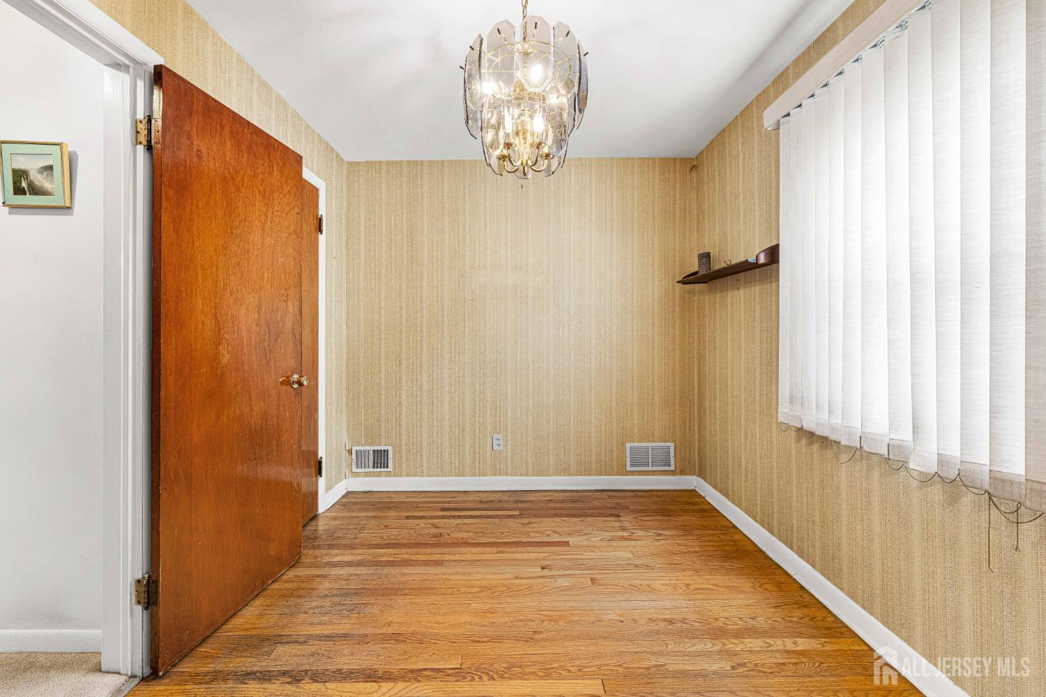 348 S 3rd Avenue Highland Park NJ 08904