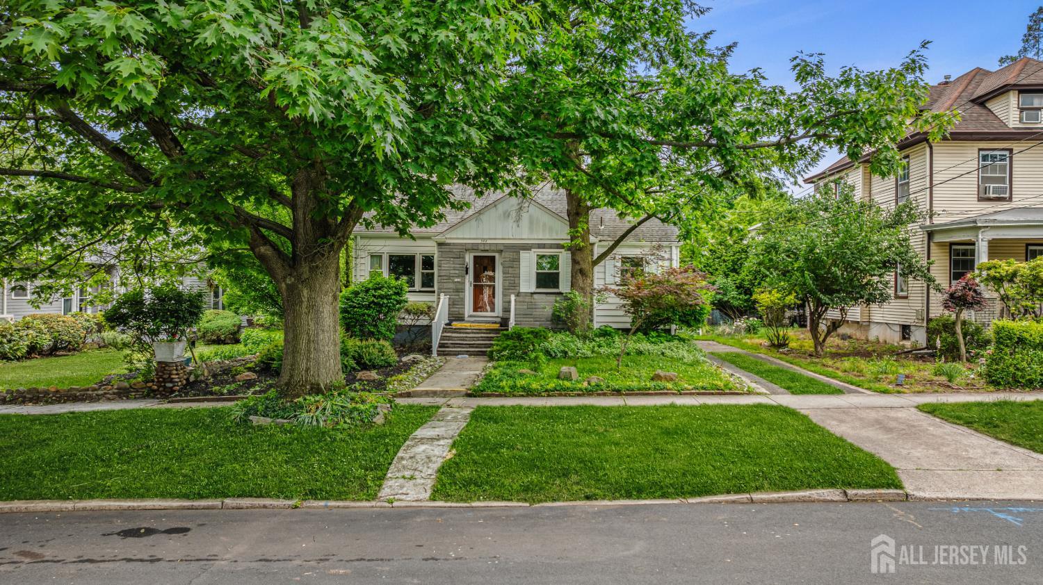 348 S 3rd Avenue Highland Park NJ 08904