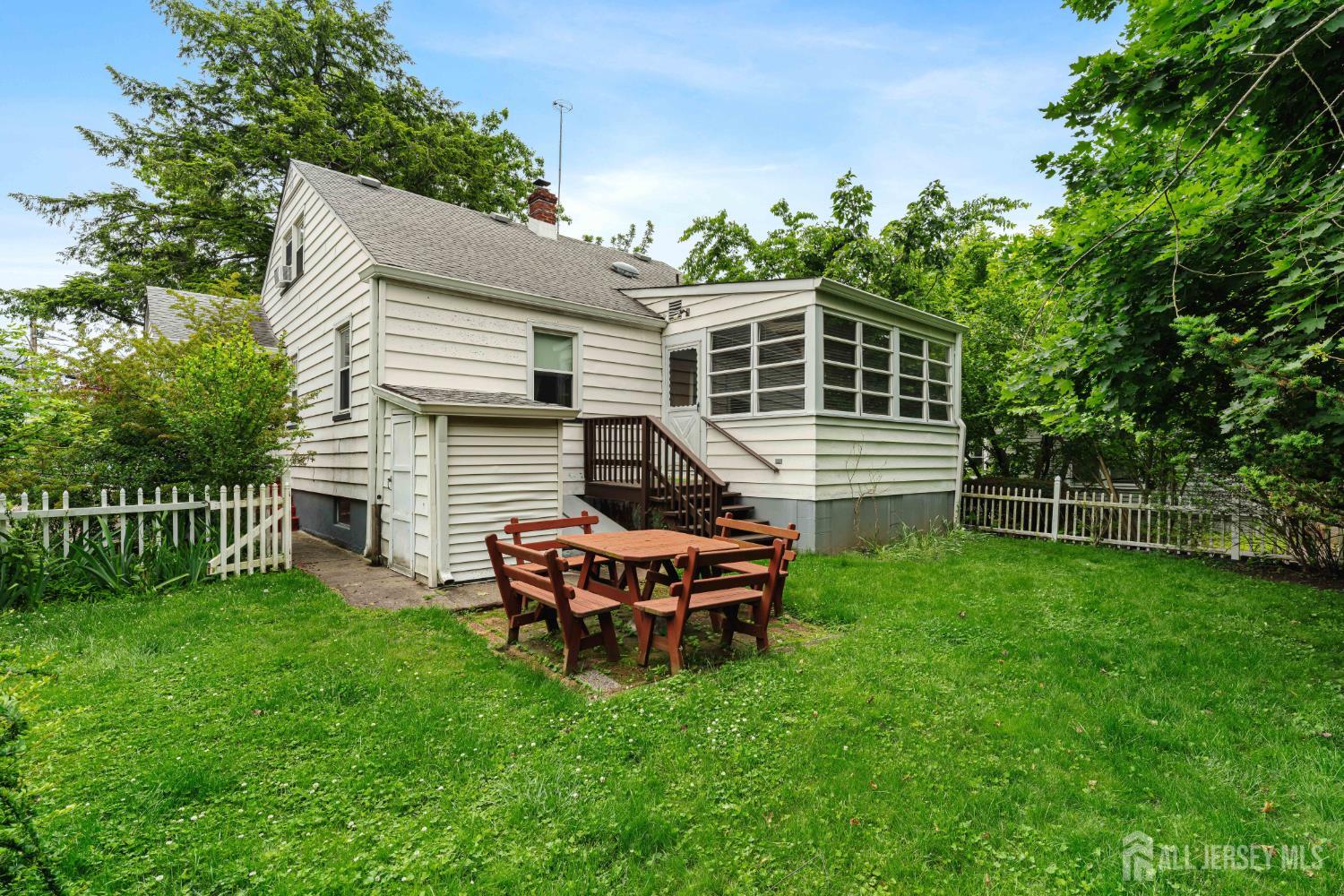 348 S 3rd Avenue Highland Park NJ 08904