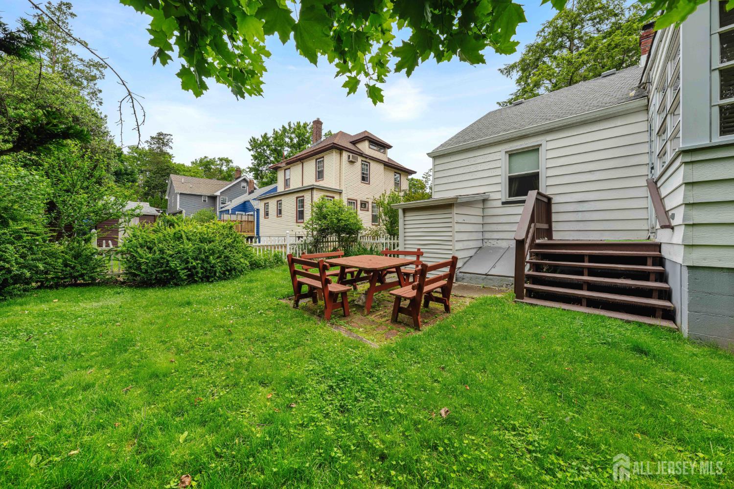348 S 3rd Avenue Highland Park NJ 08904