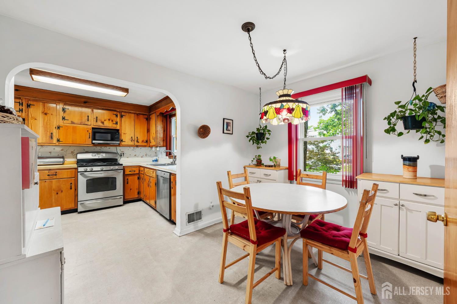 348 S 3rd Avenue Highland Park NJ 08904