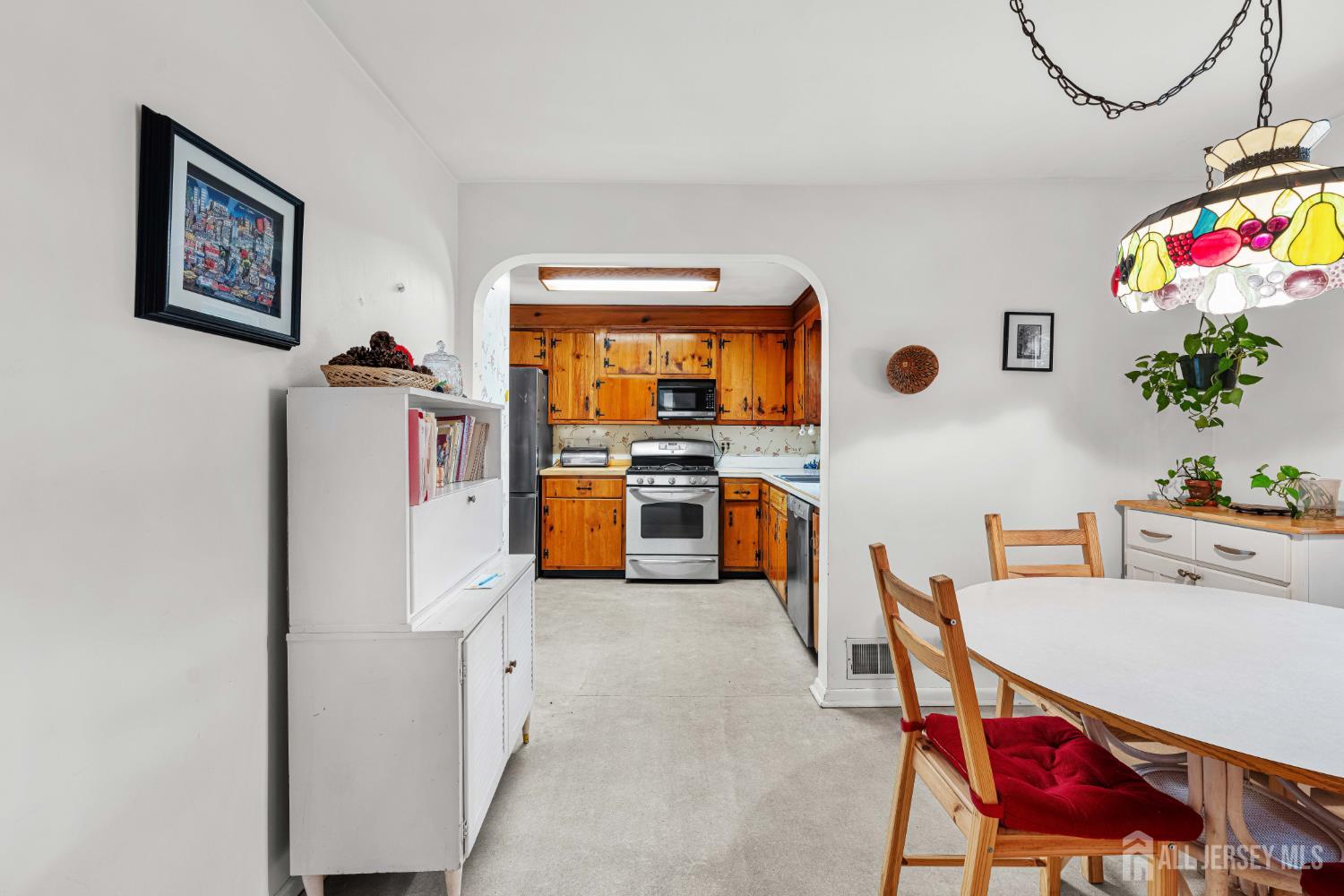 348 S 3rd Avenue Highland Park NJ 08904