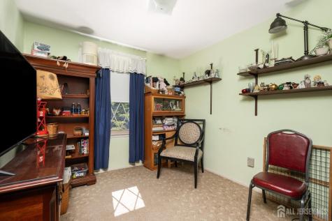 8 Heritage Way Lawrence NJ 08648