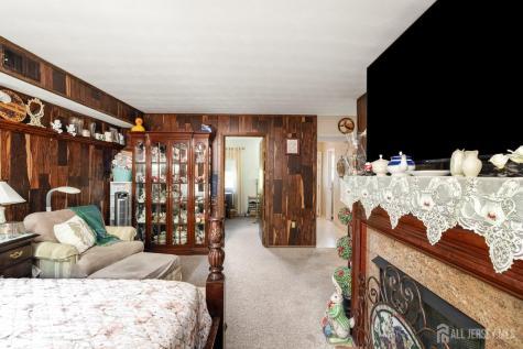 8 Heritage Way Lawrence NJ 08648