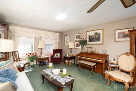 8 Heritage Way Lawrence NJ 08648