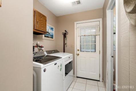 8 Heritage Way Lawrence NJ 08648