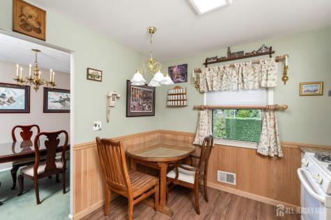 8 Heritage Way Lawrence NJ 08648