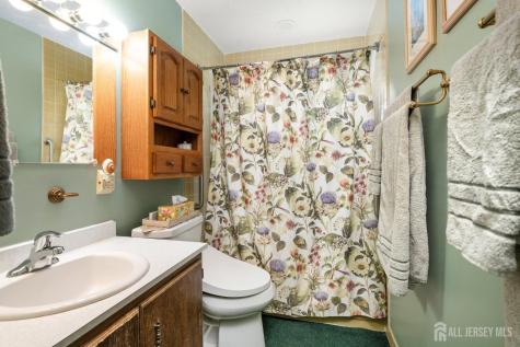 8 Heritage Way Lawrence NJ 08648