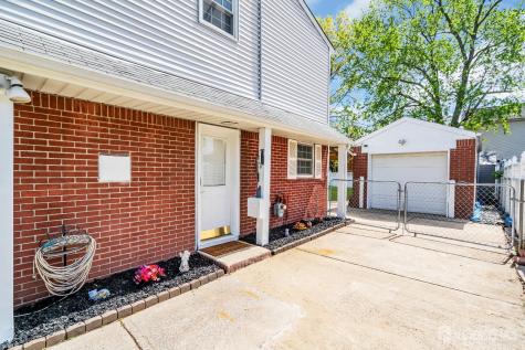 52 Walnut Street Edison NJ 08817