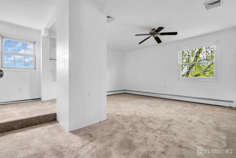 52 Walnut Street Edison NJ 08817