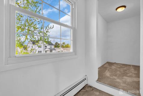 52 Walnut Street Edison NJ 08817