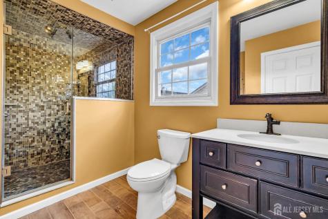 52 Walnut Street Edison NJ 08817