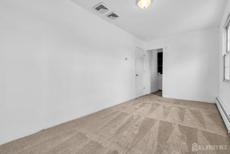 52 Walnut Street Edison NJ 08817