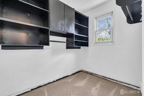52 Walnut Street Edison NJ 08817