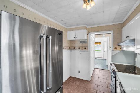 52 Walnut Street Edison NJ 08817
