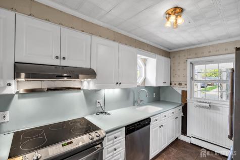 52 Walnut Street Edison NJ 08817