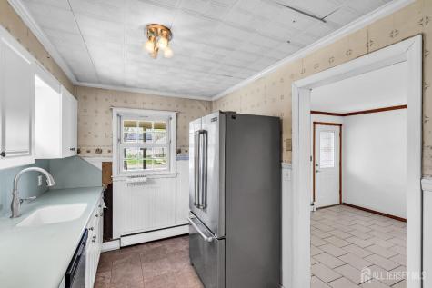52 Walnut Street Edison NJ 08817