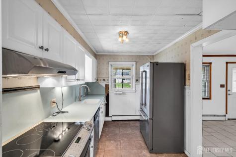 52 Walnut Street Edison NJ 08817