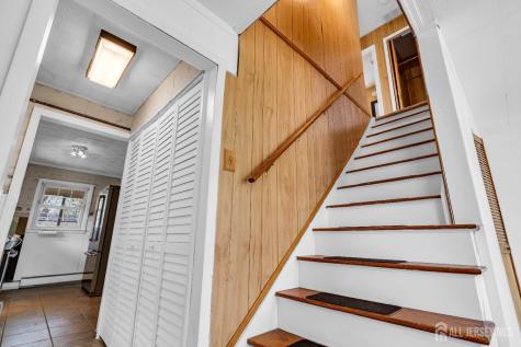 52 Walnut Street Edison NJ 08817